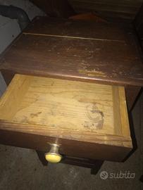 coppia comodini poltroncine 3 tappeti giroletto