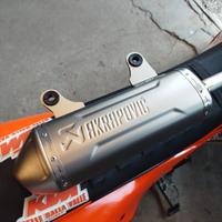 silenziatore Akrapovic 