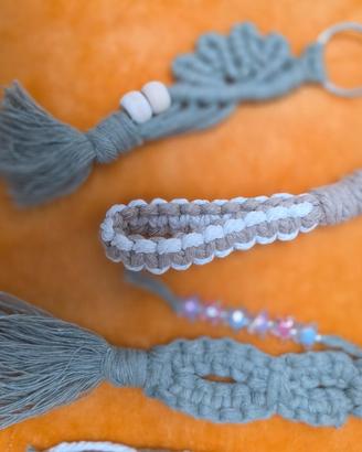 portachiavi a macrame' unici e  belli