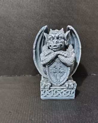 Statua Gargoyle Gotico con Scudo – Resina Effetto 