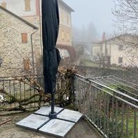 Ombrellone a palo laterale