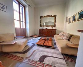 Bosa, centralissimo appartamento di pregio