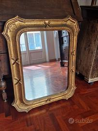 Specchio con cornice in legno