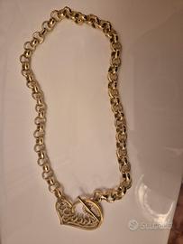 Collana Guess con chiusura a forma di cuore. 