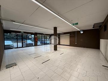 NEGOZIO A GRASSOBBIO