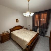 Letto matrimoniale classico in legno