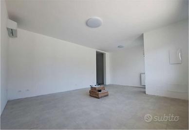 GAZZERA CENTRO: Piano terra ristrutturato con 3 ca