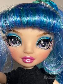 Rainbow High Junior High Holly de Vious