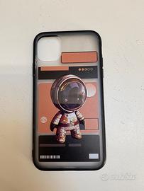 Cover iPhone 11 - Design Astronauta e Luna - nera