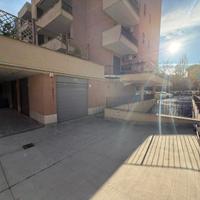 Casale nei / porte di roma - locale commerciale