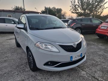 Lancia Ypsilon 1.2 69 CV 5 porte MYA "NEOPATENTAT