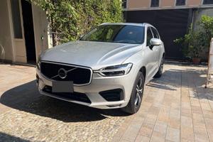 VOLVO XC60 D4 AWD Geartronic R-Design Full LED
