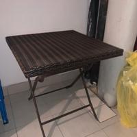 Set da esterno – 2 tavolini + 4 sedie