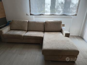 Divano 4 posti con Chaise Longue