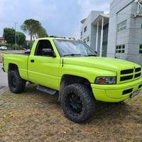 Dodge ram 1500 v8
