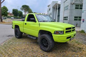 Dodge ram 1500 v8