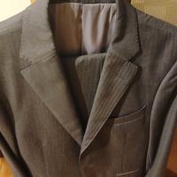 vestito completo da uomo in lana