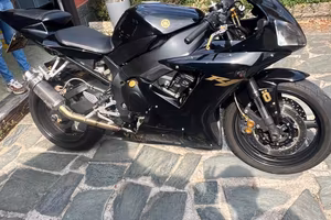 Yamaha YZF R1