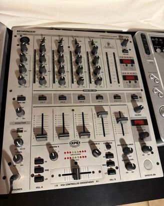 Mixer Behringer  DJX 700