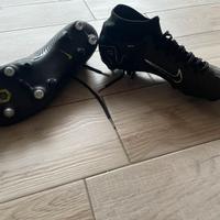 Scarpe da calcio con tacchetti di ferro