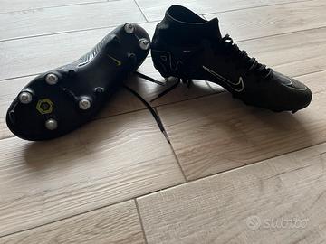 Scarpe da calcio con tacchetti di ferro