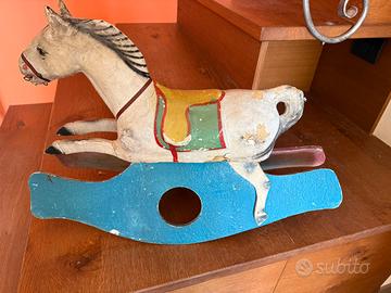 Cavallo a dondolo primi 900