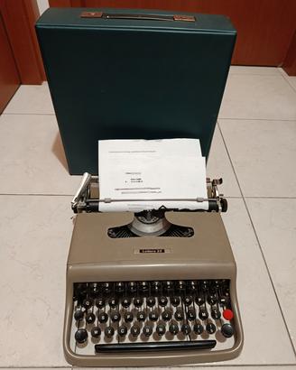 macchina da scrivere Olivetti lettera 22