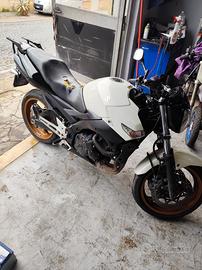 Suzuki gsr 600 