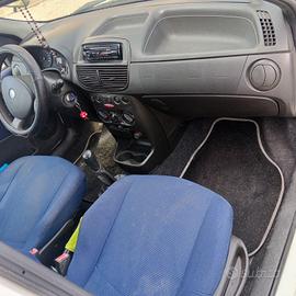 FIAT Punto 1.3 JTD 5p. 4 p.ti Active Van