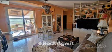 SOLUZ. INDIPEND. 2 APPARTAMENTI PIÙ AMPIO TERRENO