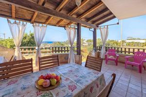 Villa 10-15 p. fronte mare,capilungo 6km spiagge