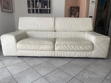 Divano in vera pelle