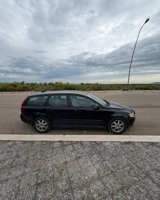 VOLVO V50 DIESEL