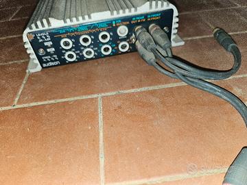 amplificatore per impianto stereo auto