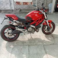 Ducati Monster 696 Plus