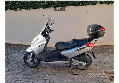 PIAGGIO X7 250