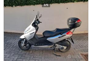 PIAGGIO X7 250