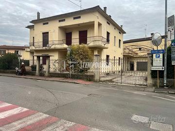 VILLA BIFAMILIARE AREA ESTERNA E LASTRICO SOLARE I