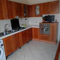 cucina angolare colore ciliegio 