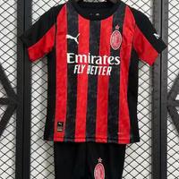 Maglia completo tuta Milan 2025 2026 e molto altro