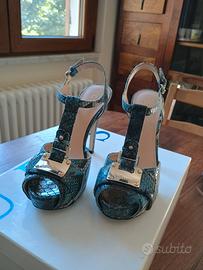 sandali della Guess numero 35
