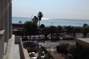 Appartamento sul lungomare vista mare con box