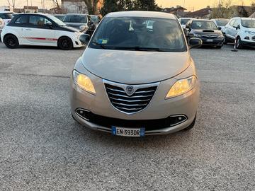 Lancia Ypsilon 1.2 69 CV Unyca