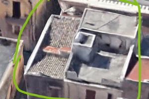 Palazzina indipendente con nove stanze abitative