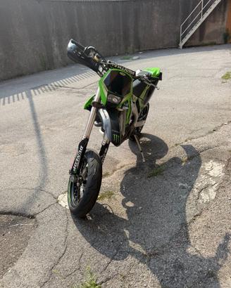 MOTARD KAWASAKI