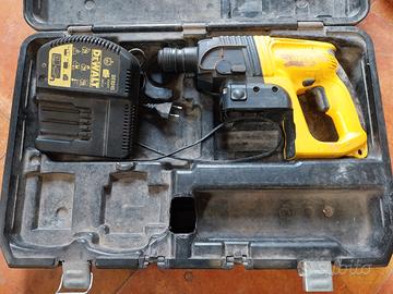 Trapano battente DeWalt senza batteria