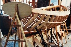 Barca legno Caiccio remi vela motore