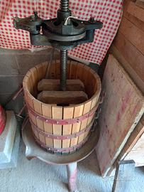 torchio e pigiatrice manuale 