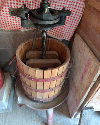 torchio e pigiatrice manuale 