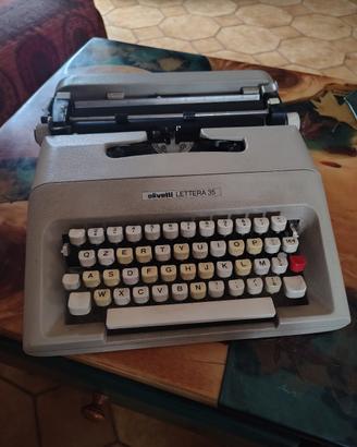 Macchina da scrivere Olivetti Latteria 35 Vintage 